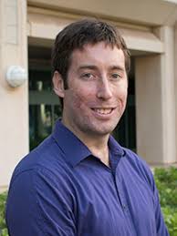 Seth Travis receives Watumull Merit Scholarship