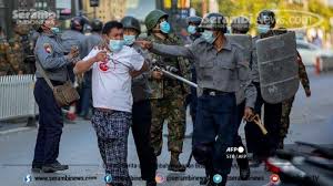 Kirimkan ini lewat email blogthis! Foto Polisi Myanmar Pakai Ketapel Untuk Halau Massa Militer Ancam 20 Tahun Penjara Bagi Pendemo Serambi Indonesia