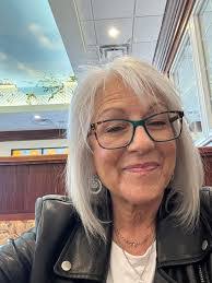 Bri Williamson's Instagram, Twitter & Facebook