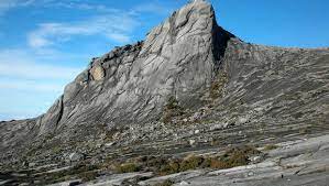 Dari puncak sampai turun (timpohon. Wisatawan Berfoto Tanpa Busana Dituding Penyebab Gempa Bumi Di Malaysia