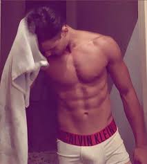 Valentin Alexandru di Amici con una star di OnlyFans: le sue foto sexy -  BitchyX