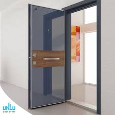 Sur Celik Kapi Modelleri Unlu Yapi Dekor Da Sik Kaliteli Ve Siradanliktan Uzak Camin Celik Ile Mukemmel Uyumu Alya Celik Kapi Mo House Design Design Home