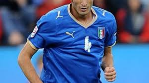 Der fußballspieler giorgio chiellini war in der saison 2009/2010 bei juventus turin unter vertrag und wird dort in der abwehr eingesetzt. 50 Players To Watch At The World Cup No 21 Giorgio Chiellini