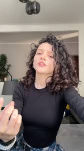 Claudia Surace (@claudiasuracee_) • Threads, Say more