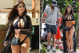 Demi rose is a 25 year old british model (adult/glamour) born on 27th march, 1995 in birmingham help us build our profile of demi rose and dj chris martinez! Demi Rose Demi Rose Looks Sensational In Peep Hole Bikini As She Goes For Lunch With Boyfriend Chris Martinez In Mexico
