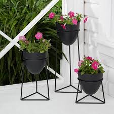 Mainstays Bullet 3 Piece Metal Planter Set With Stands Walmart Com In 2020 Hanging Planters Indoor Metal Planters Indoor Planters