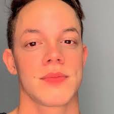 Allyson Oliver's Instagram, Twitter & Facebook