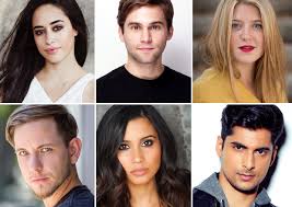 Deluca est énervé après que meredith ait pris la main sur le cas de suzanne, dont les symptômes continuent de tenir les docteurs du grey sloan en échec. Grey S Anatomy Season 14 New Interns Cast Jake Borelli Tvline