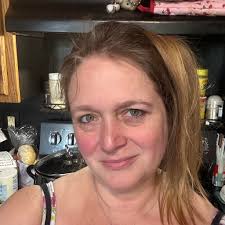 Coconut Macaroon Cupcakes! Moist coconut cupcakes topped with chocolate  ganache, a light coconut meringue frosting and toasted coconut! So fun and  so good!