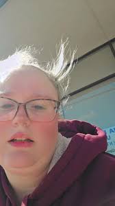 Tabby-Lynn🇨🇦 (@chaoticblondemama)