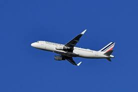 Lastminute.com sélectionne pour vous les vols vers londres les moins chers. Air France La Compagnie Va Tester Un Certificat Sanitaire Numerique Vers Les Antilles Ce Que L