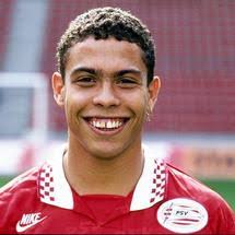 Jual 1995/95 Ajax Amsterdam Home Shirt Kluivert #9 (Excellent) Size L