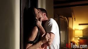 Big Tits MILF Gets All The Boys To The Yard - Reagan Foxx - XNXX.COM