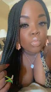 Estelle Stokes's Instagram, Twitter & Facebook