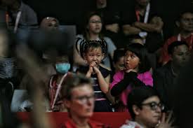 Umur 31 tahun) adalah salah satu pemain bulu tangkis ganda putra indonesia yang berpasangan dengan hendra setiawan. Badminton Unites Us Photo Of Shuttlers Daughters Praying Side By Side Warms Fans Hearts Sports The Jakarta Post
