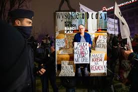 Sąd uniewinnił aktywistkę katarzynę augustynek, znaną jako babcia kasia. Wysokie Obcasy Zachwycaja Sie Babcia Kasia