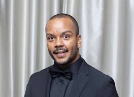 Ernest Lawson julkaisi harvinaisen rantakuvan Nelli-vaimostaan