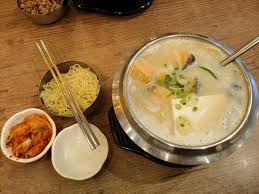 Signature dishes include roast duck, sichuan la zi ji, dan dan noodles, dongpo pork, water boiled fish, and more. Abalone Ginseng Chicken Hotpot Picture Of Seoul Garden Hotpot Singapore Tripadvisor