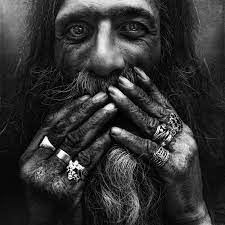 25 Astonishing Black And White Portraits Of The Homeless By Lee Jeffries Just Imagine Daily Dos Black And White Portraits Homeless Photography Lee Jeffries