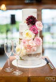 Simple White Chiffon Cake With Floral Decorations Wedding Cake Weddingcake Desserts Love Weddingreception Wedd Wedding Cakes Floral Decor Chiffon Cake