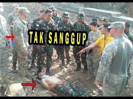 Komando latihan pertempuran disini para raider dilahirkan dengan jiwa satria infanteri namanya sapta marga pedoman kita. Tentara Asing Paling Takut Lihat Latihan Tentara Indonesia Salah Dikit Tamat Youtube