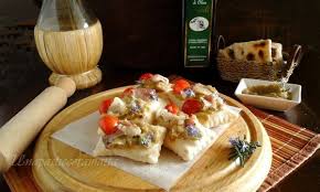 tigelle con pasta madre crema di melanzane lapasticceramatta idee alimentari ricette pomodorini