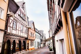 I recommend visiting linz am rhein in summer, but actually every season fits perfectly. Linz Am Rhein Sehenswertes
