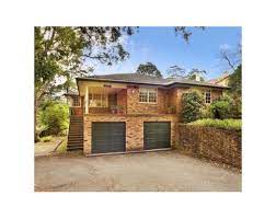 Brick veneer is sometimes described as a thin layer of brick, but it is actually a single layer of standard brick built onto a wooden frame. Need Help With Exterior Makeover 70 S Brick House Sydney Australia