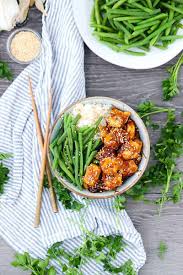 Once turkey is fully cooked add the sauce to the skillet. 20 Minute Sesame Chicken Bowl Of Delicious