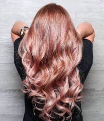 Capelli corti rosa scuro, una nuance che si fa notare. Capelli Rosa Le Nuance Piu Belle E Come Sfoggiarle Al Meglio