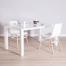 Table A Manger Rectangulaire En Bois Laque Longueur 160 Cm Lenny Axe Design Table A Manger Rectangulaire Table Rectangulaire Bois Table Manger