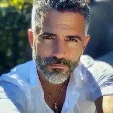 Hola mí Beby hermoso mí príncipe azul ❤️ cómo estás espero que estés bien  bendiciones 😘😘❤️❤️