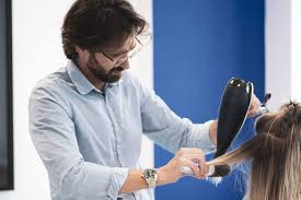 Coiffure, balayage et couleur, soin et maquillage, manucurie. Le Salon De Coiffure Mixte La Suite Arnaud Coiffeur A Clermont Ferrand 63000