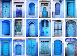 Ecco La Meravigliosa Citta Del Marocco Dipinta Di Blu Greenme Pittura Blu Porta Blu Marocco