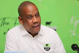 Three weeks ago Dumelang Saleshando mo Duma FM o boditswe ke Kealeboga  Dihutso gore "Aa BCP e a tswa mo UDC ka 6 months o wetse jaaka Mahalapye  BCP congress e laetse?"