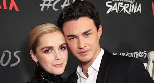 Learn about kiernan shipka's age, height, weight, dating, husband, boyfriend & kids. Kiernan Shipka Gavin Leatherwood Celebrate National Selfie Day Chilling Adventures Of Sabrina Gavin Leatherwood Kiernan Shipka Just Jared Jr