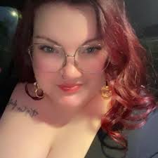 im 17 and 11 weeks pregnant, me and my boyfriend obviously weren't  expecting it but we have a lot to figure out like housing and getting out 