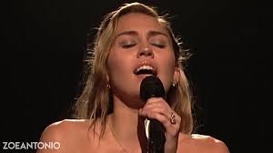 Magazin Gündeminden Düşmeyen Miley Cyrus'ın Ağzınızı Açık Bırakacak 15  Canlı Performansı