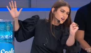 Michele bravi torna a cantare, in tv. Amici Speciali Gaia Imita Michele Bravi Sotto Lo Sguardo Di Maria De Filippi Il Video Gruppo Corriere
