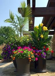 30 Beautiful Summer Container Garden Flower Ideas In 2020 Container Garden Design Container Gardening Flowers Container Gardening