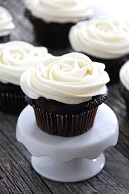Marshmallow Vanilla Buttercream Frosting Recette Cupcake Recette Glacage Cremage A Gateau