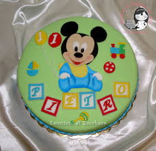Epingle Par Susie Welch Sur Children S Birthday Cakes Gateau Bebe Mickey Gateau Anniversaire Bebe Mickey