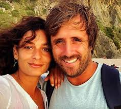 Showing the latest hot searches in. Felicidade Apos Ano E Meio De Namoro Marta Faial Esta Noiva E Mostra O Anel Celebridades Flash