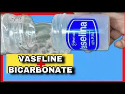 Omg Appliquez De La Vaseline Avec Du Bicarbonate X3 Nuits De Suite Et Tout Le Monde Vous Enviera Youtube La Vaseline Vaseline Bicarbonate