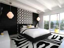 Schlafzimmer Schwarz Weiss 44 Einrichtungsideen Mit Klassischem Look Monochrome Interior Monochrome Bedroom Bedroom Color Schemes