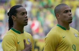 Des pays comme ça, il n'en n'existe pas deux. Ronaldinho Ronaldo Ronaldo Best Football Players Football Soccer