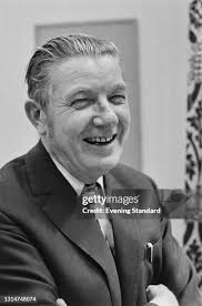 20 Bob Mellish Photos & High Res Pictures