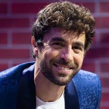 Qualités également disponibles pour ce film origine : Agustin Galiana Ici Tout Commence Vivez Une Journee De Folie Avec L Acteur Grace Au Le Pass Tele Loisirs Femme Actuelle Le Mag