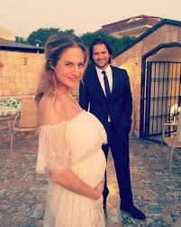 Kemoterapiden sonraki halini paylaştı bir süredir meme kanseri tedavisi gören oyuncu canan ergüder, sosyal medya hesabından sağlık durumu hakkında bilgi verdi. Kenan Ece Ve Canan Erguder In Bebekleri Dunyaya Geldi