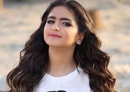 بعد عملية تجميل الانف يحدث تورمات للجفون وللأنف، كآثار جانبية للعملية، لذلك ينصح بعمل كمادات باردة بالثلج، لتقليل التورم مرحلة بعد عملية تجميل الانف، تعتبر من أهم مراحل العملية، حيث تؤثر هذه المرحلة مباشرة على نتائج العملية، لذلك يجب عمل مساج الانف. Ø­Ù‚ÙŠÙ‚Ø© Ø®Ø¶ÙˆØ¹ Ø­Ù„Ø§ Ø§Ù„ØªØ±Ùƒ Ù„Ø£Ø±Ø¨Ø¹ Ø¹Ù…Ù„ÙŠØ§Øª ØªØ¬Ù…ÙŠÙ„ Ù…Ø¬Ù„Ø© Ø§Ù„Ø¬Ù…ÙŠÙ„Ø©